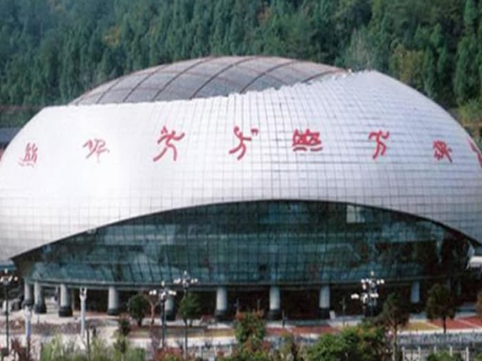 阜康体育中心球形网架加工安装